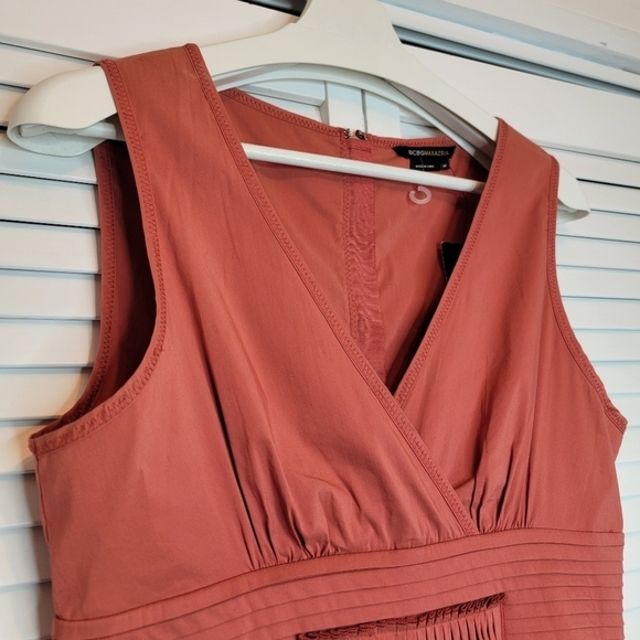 BCBGMAXAZRIA Pleated V Neck Top Sleeveless Woven Cotton Burnt Orange Exposed Zip - Picture 3 of 13